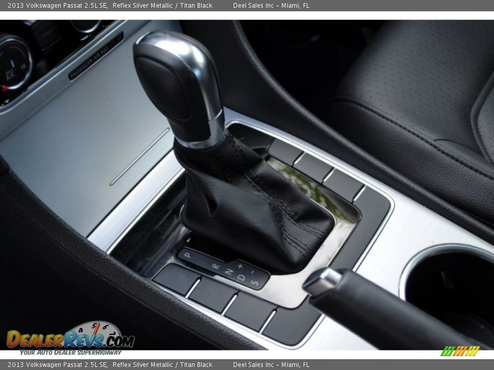 2013 Volkswagen Passat 2.5L SE Reflex Silver Metallic / Titan Black Photo #16