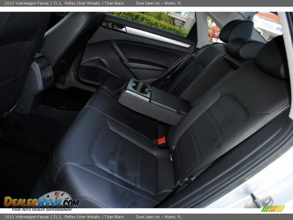 2013 Volkswagen Passat 2.5L S Reflex Silver Metallic / Titan Black Photo #13