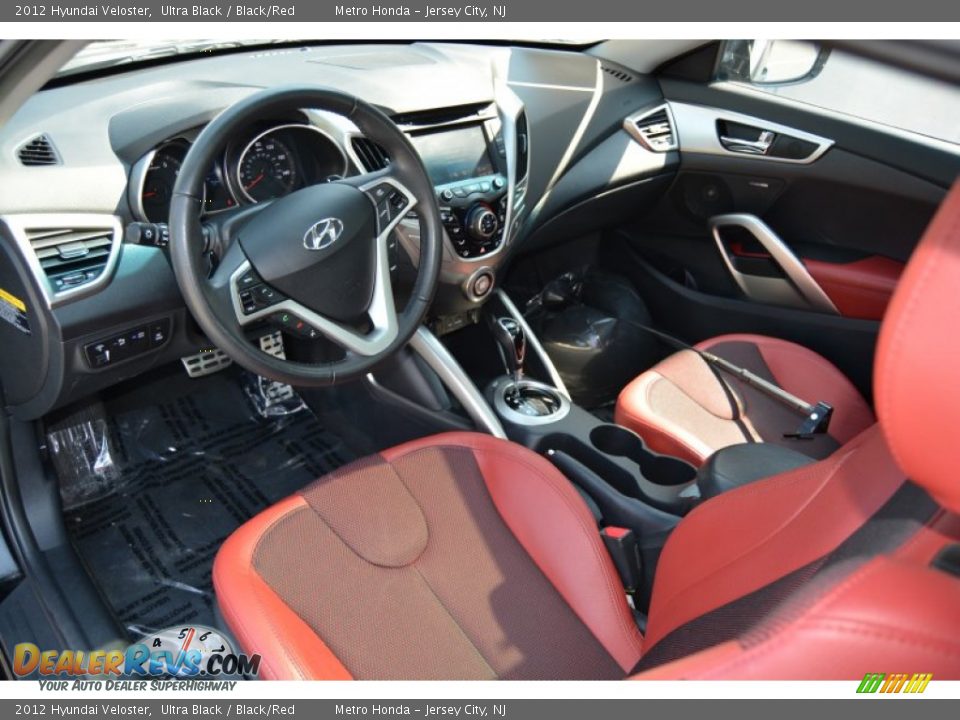 Black/Red Interior - 2012 Hyundai Veloster  Photo #12