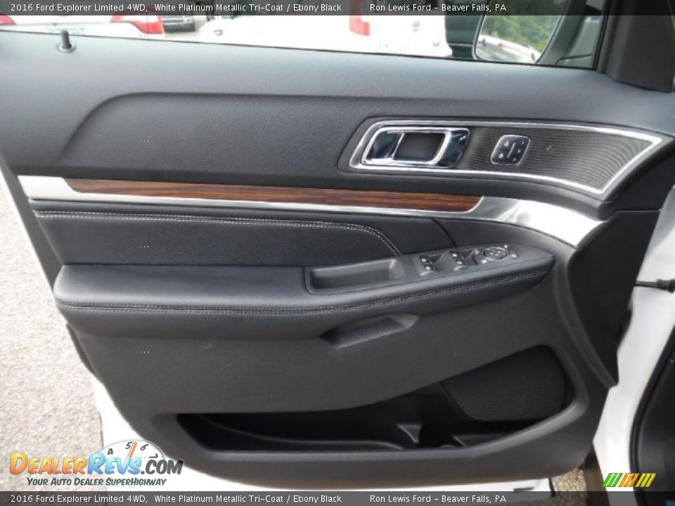 Door Panel of 2016 Ford Explorer Limited 4WD Photo #15
