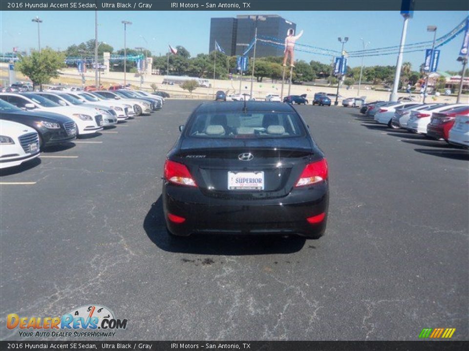 2016 Hyundai Accent SE Sedan Ultra Black / Gray Photo #7
