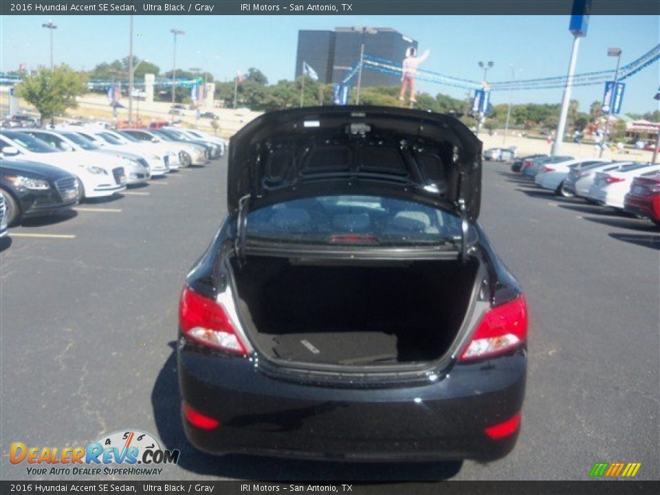 2016 Hyundai Accent SE Sedan Ultra Black / Gray Photo #10