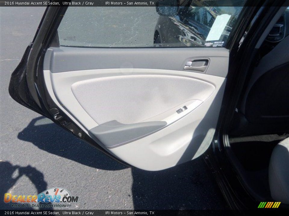 2016 Hyundai Accent SE Sedan Ultra Black / Gray Photo #11