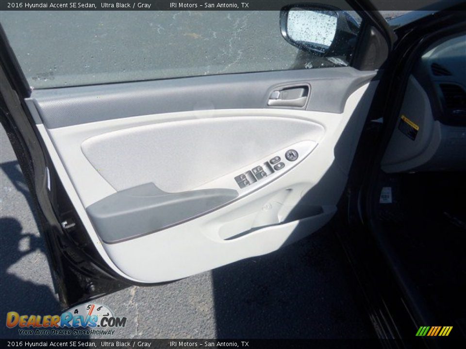 2016 Hyundai Accent SE Sedan Ultra Black / Gray Photo #14