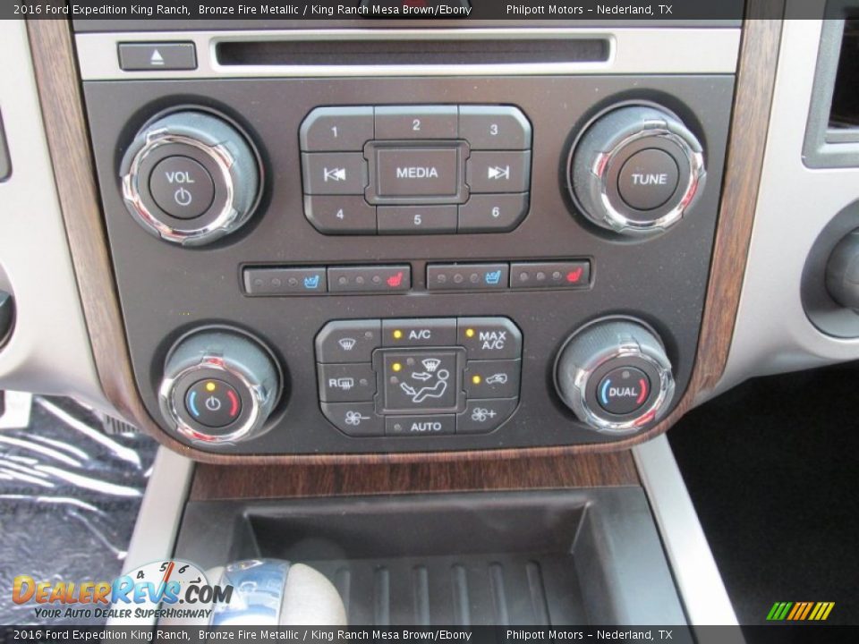 Controls of 2016 Ford Expedition King Ranch Photo #33