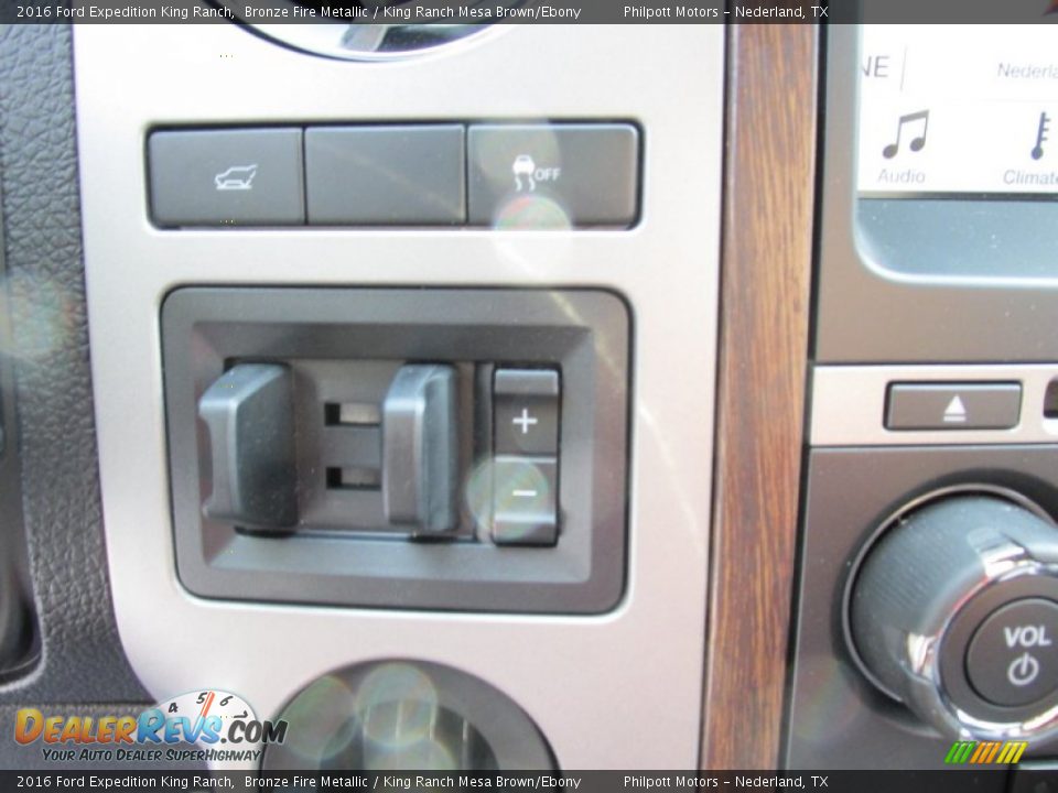 Controls of 2016 Ford Expedition King Ranch Photo #34