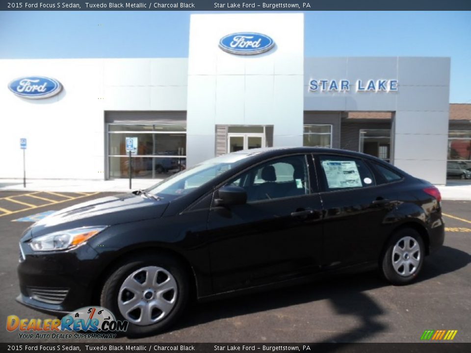 2015 Ford Focus S Sedan Tuxedo Black Metallic / Charcoal Black Photo #1