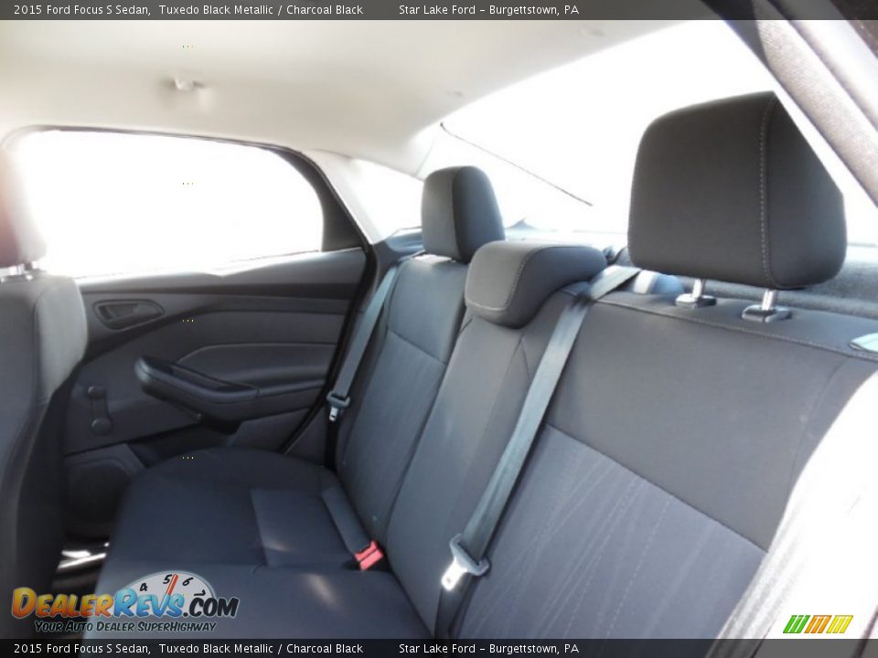 2015 Ford Focus S Sedan Tuxedo Black Metallic / Charcoal Black Photo #11