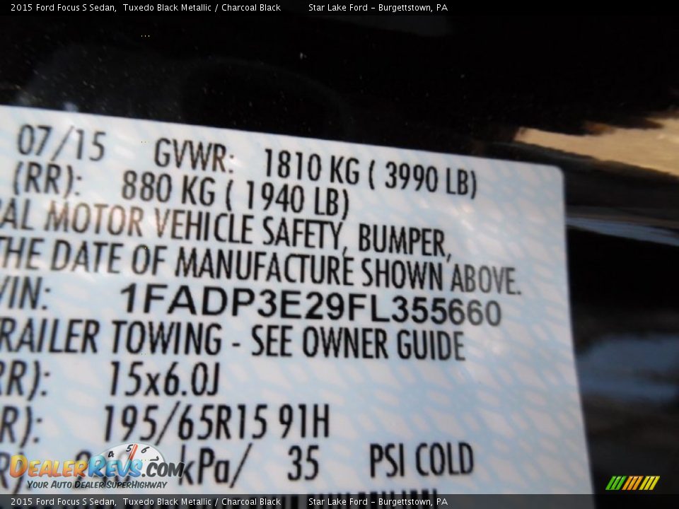 2015 Ford Focus S Sedan Tuxedo Black Metallic / Charcoal Black Photo #14