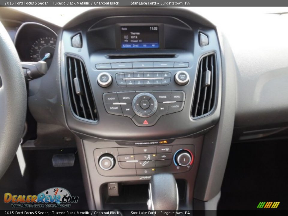 2015 Ford Focus S Sedan Tuxedo Black Metallic / Charcoal Black Photo #17