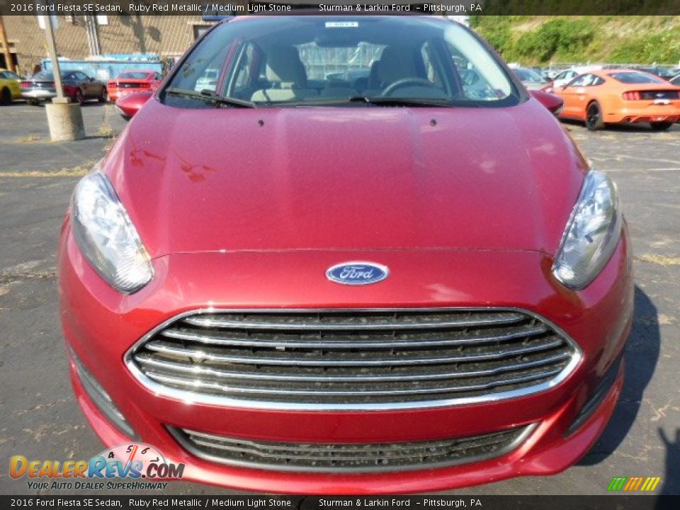 2016 Ford Fiesta SE Sedan Ruby Red Metallic / Medium Light Stone Photo #6