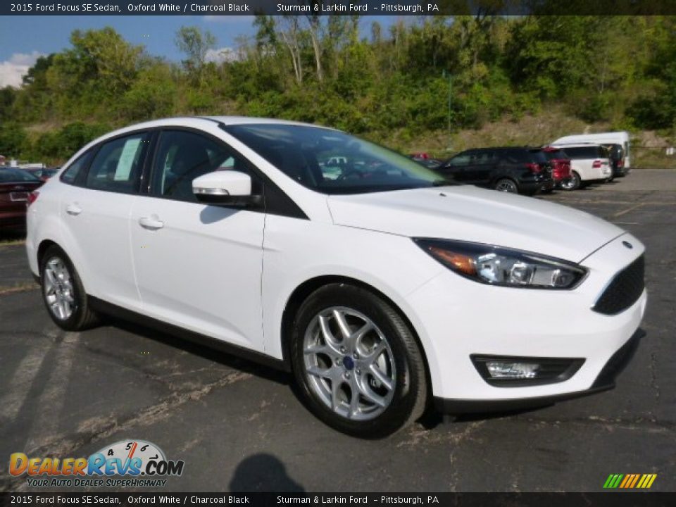 2015 Ford Focus SE Sedan Oxford White / Charcoal Black Photo #1