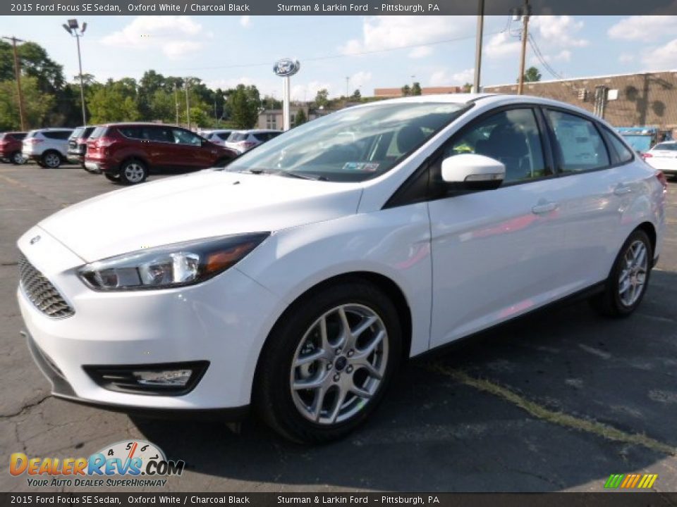 2015 Ford Focus SE Sedan Oxford White / Charcoal Black Photo #5