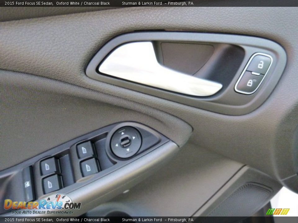 2015 Ford Focus SE Sedan Oxford White / Charcoal Black Photo #11