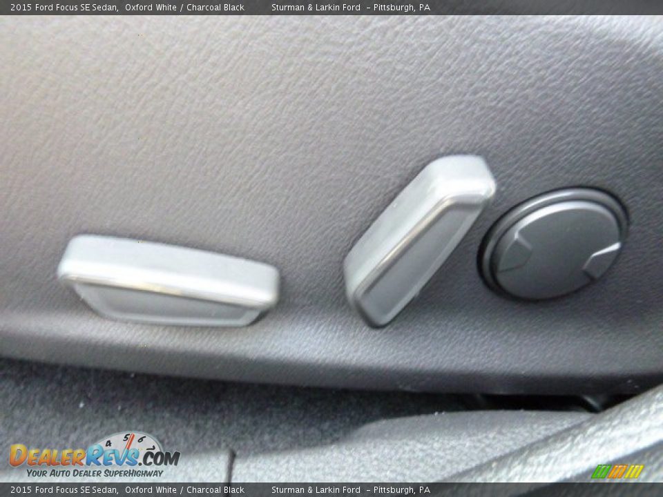 2015 Ford Focus SE Sedan Oxford White / Charcoal Black Photo #12