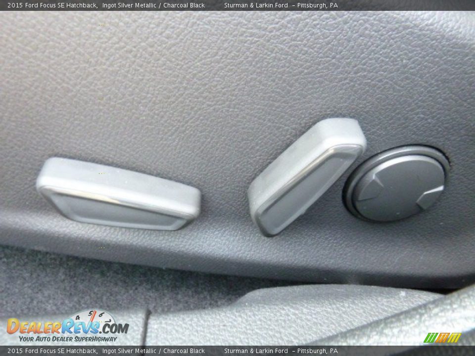2015 Ford Focus SE Hatchback Ingot Silver Metallic / Charcoal Black Photo #12