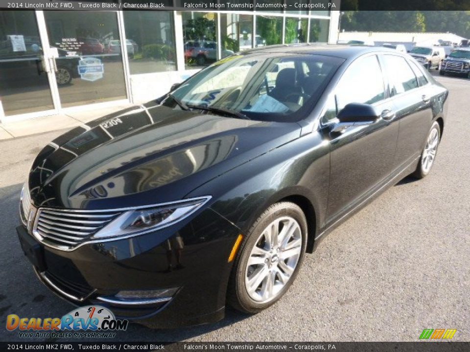 Front 3/4 View of 2014 Lincoln MKZ FWD Photo #24