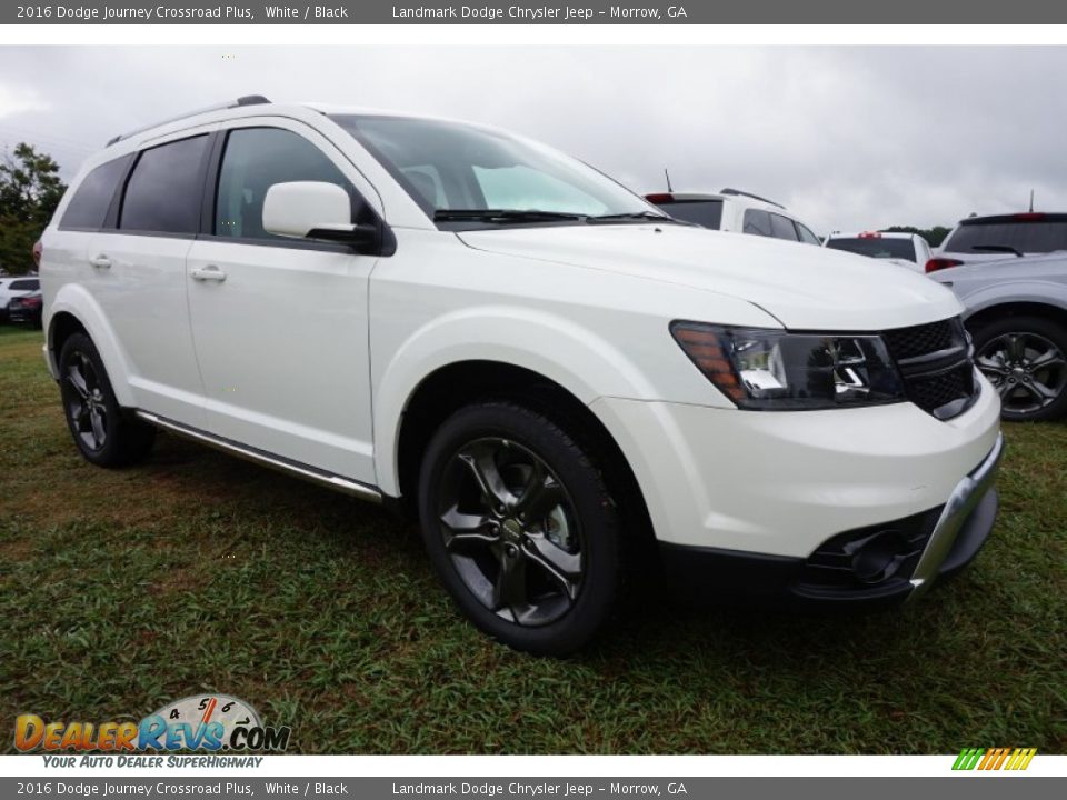 Front 3/4 View of 2016 Dodge Journey Crossroad Plus Photo #4