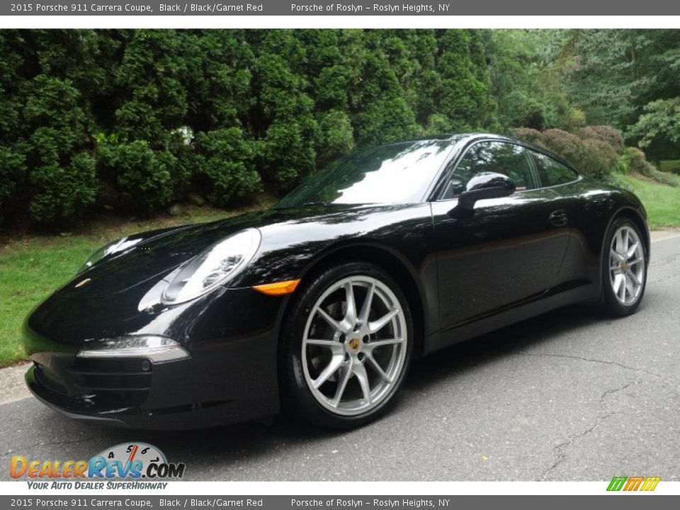 Front 3/4 View of 2015 Porsche 911 Carrera Coupe Photo #1