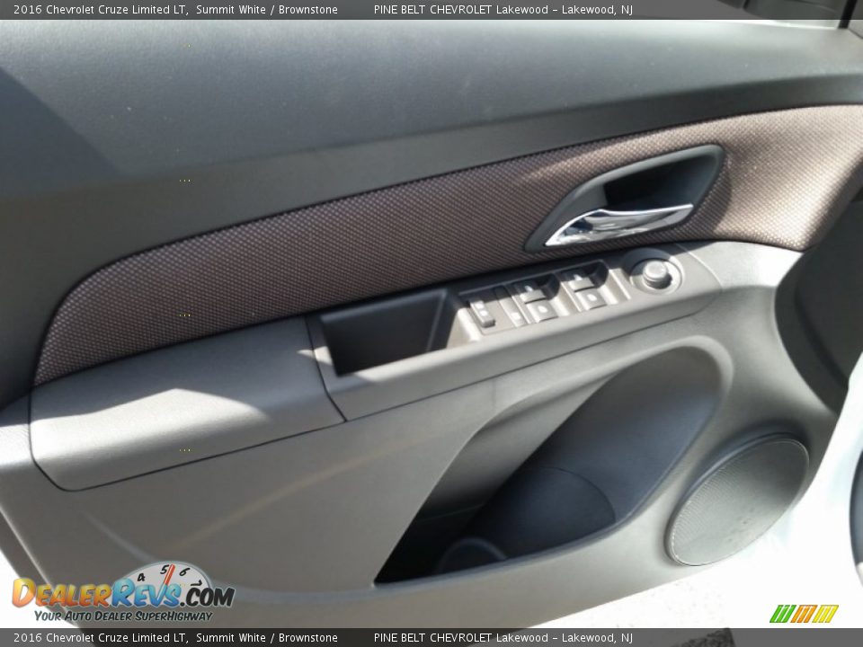 2016 Chevrolet Cruze Limited LT Summit White / Brownstone Photo #8