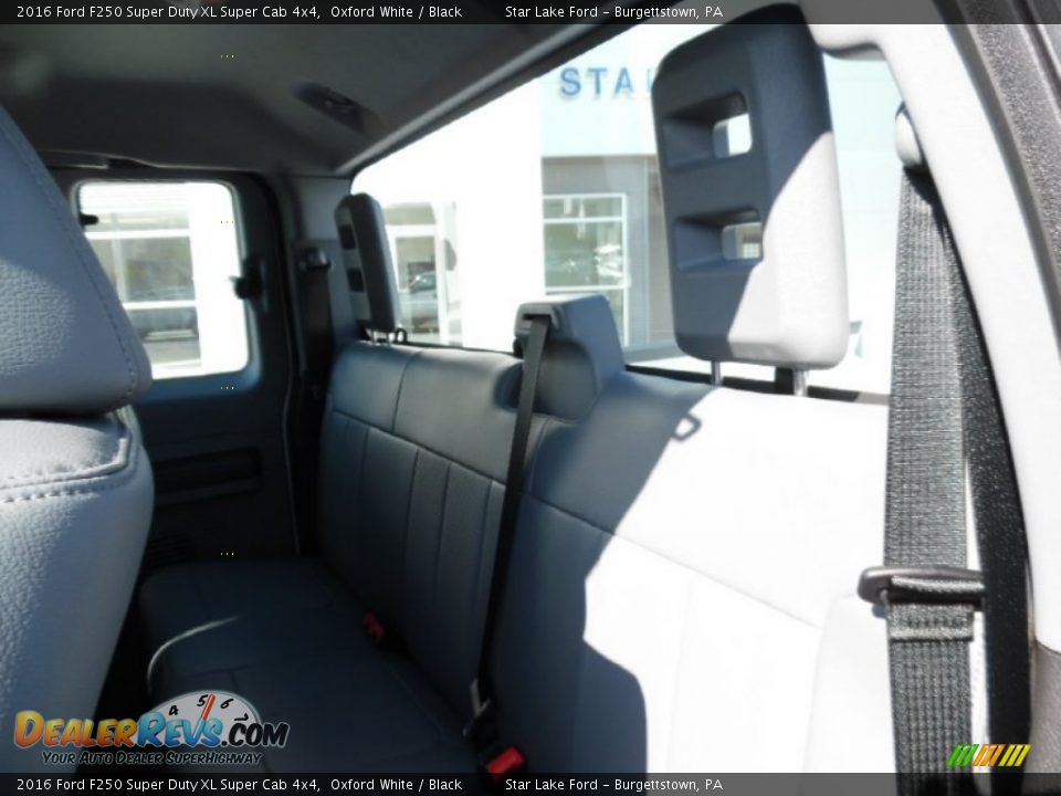 2016 Ford F250 Super Duty XL Super Cab 4x4 Oxford White / Black Photo #12
