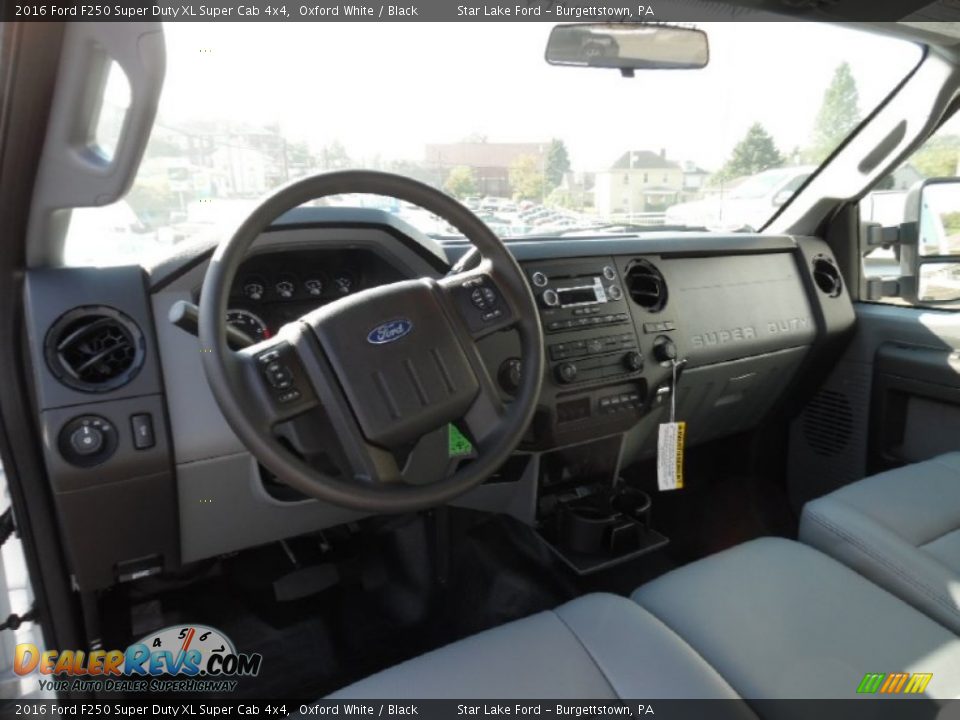 2016 Ford F250 Super Duty XL Super Cab 4x4 Oxford White / Black Photo #13