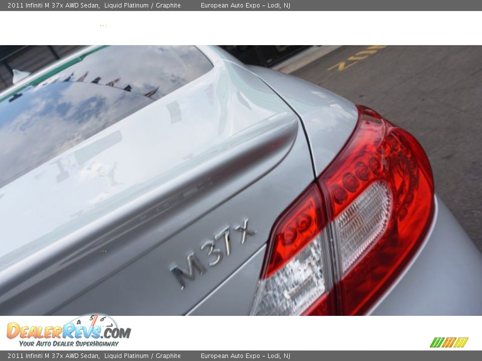 2011 Infiniti M 37x AWD Sedan Liquid Platinum / Graphite Photo #11