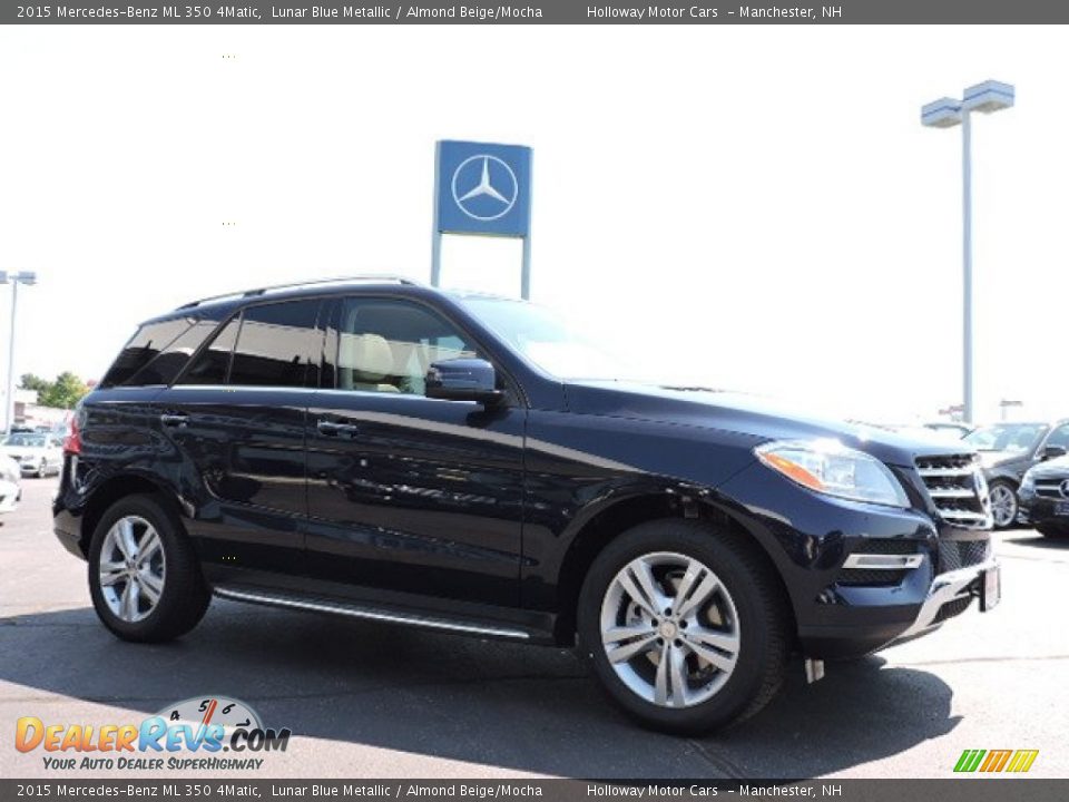 Front 3/4 View of 2015 Mercedes-Benz ML 350 4Matic Photo #3