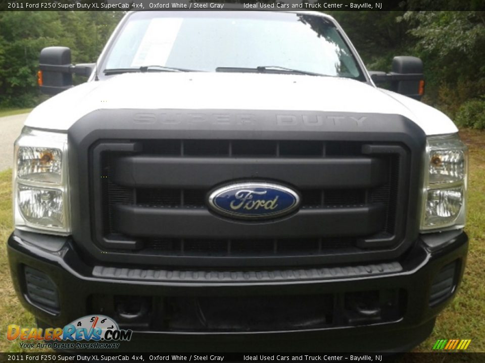 2011 Ford F250 Super Duty XL SuperCab 4x4 Oxford White / Steel Gray Photo #2