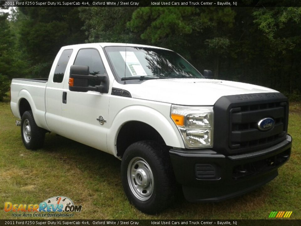 2011 Ford F250 Super Duty XL SuperCab 4x4 Oxford White / Steel Gray Photo #3