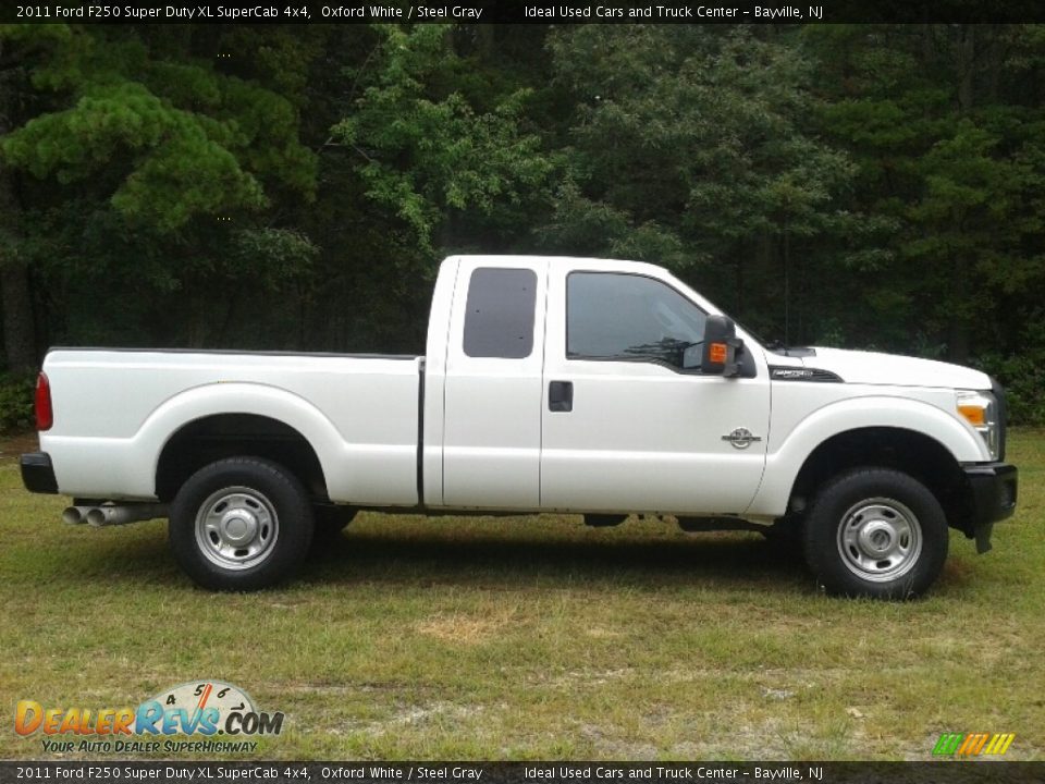 2011 Ford F250 Super Duty XL SuperCab 4x4 Oxford White / Steel Gray Photo #4