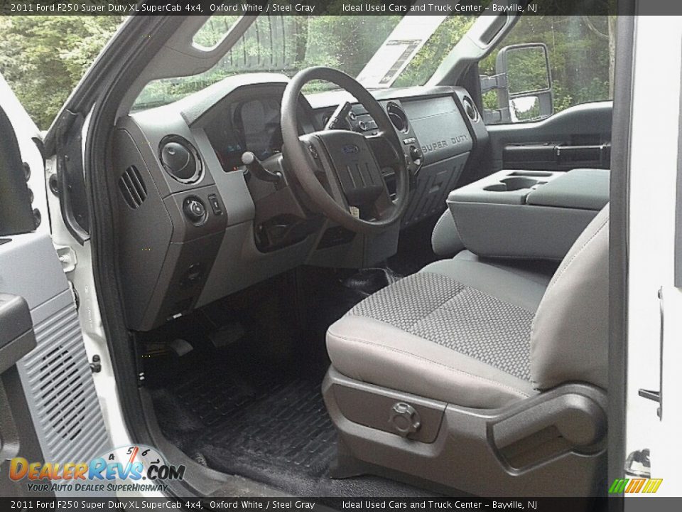 2011 Ford F250 Super Duty XL SuperCab 4x4 Oxford White / Steel Gray Photo #15