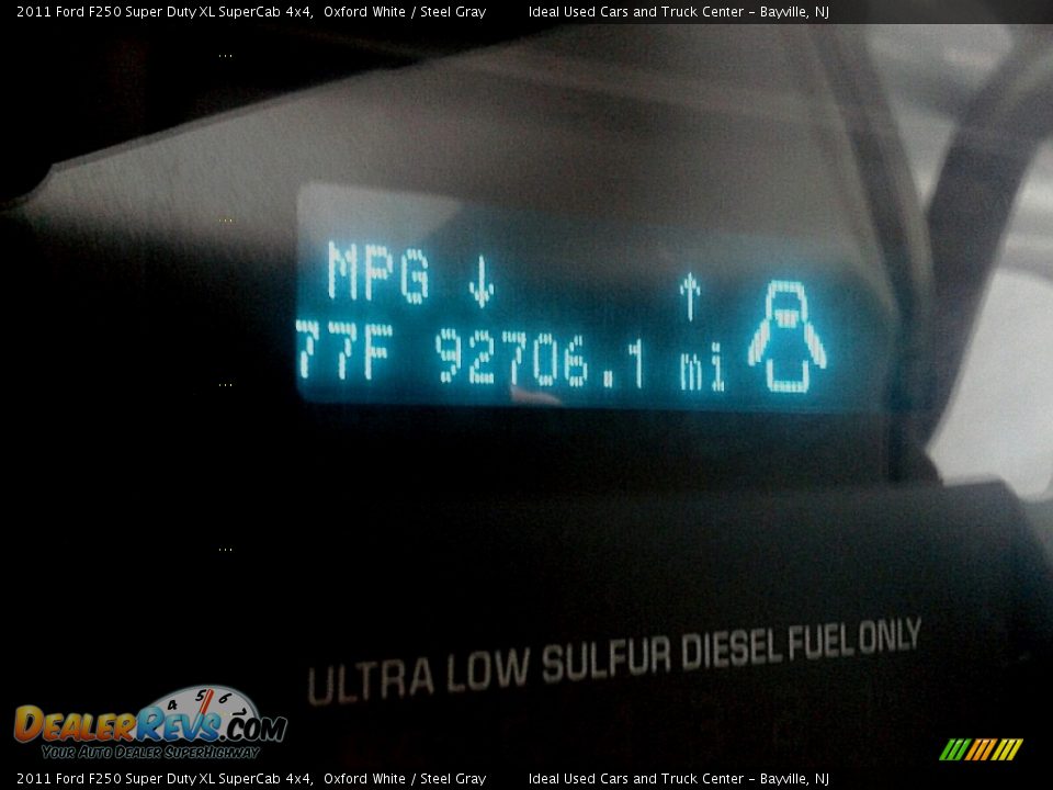 2011 Ford F250 Super Duty XL SuperCab 4x4 Oxford White / Steel Gray Photo #17