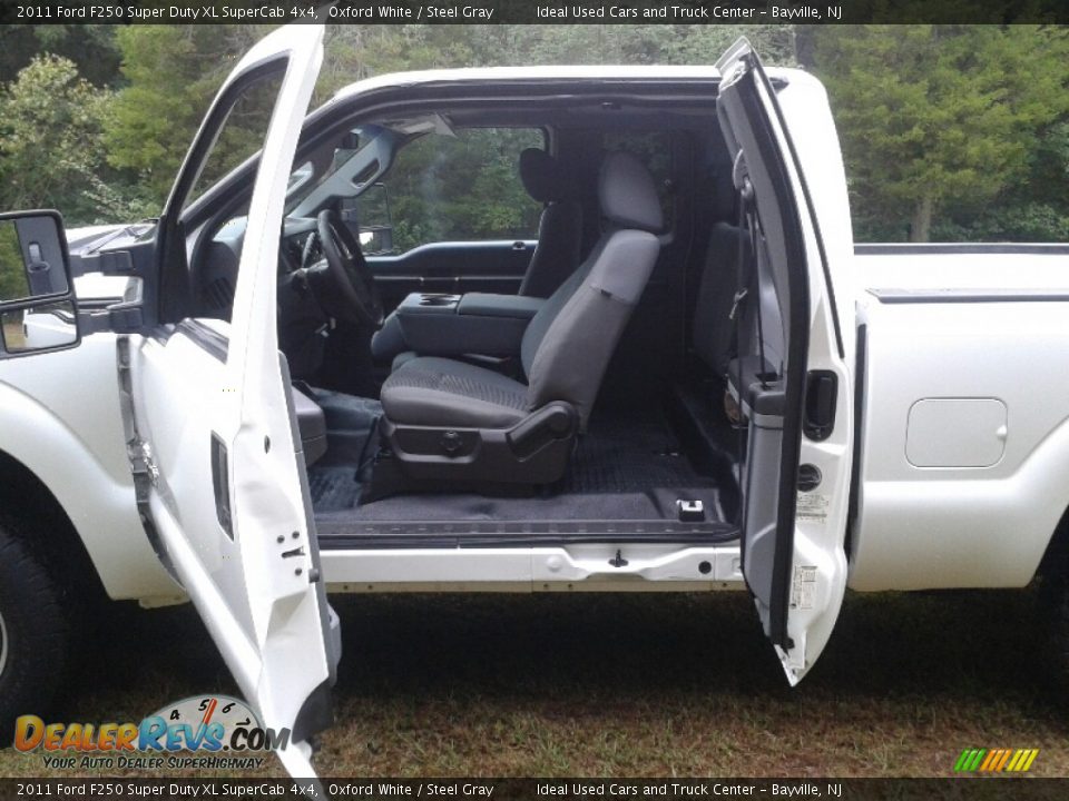 2011 Ford F250 Super Duty XL SuperCab 4x4 Oxford White / Steel Gray Photo #23