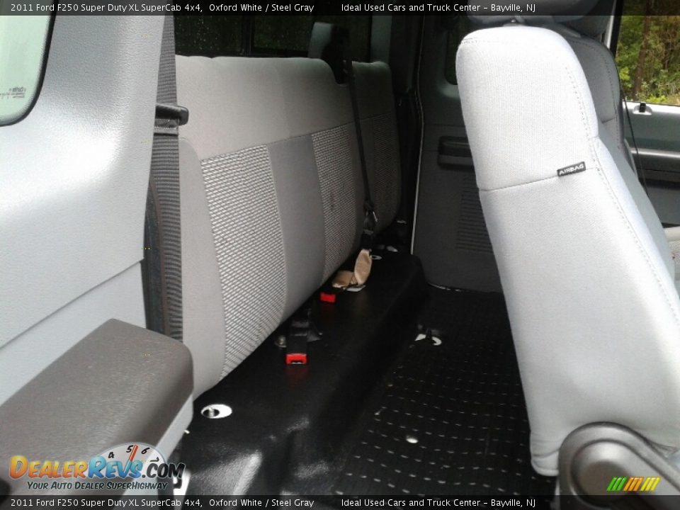 2011 Ford F250 Super Duty XL SuperCab 4x4 Oxford White / Steel Gray Photo #29