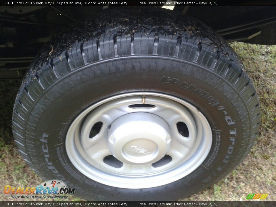 2011 Ford F250 Super Duty XL SuperCab 4x4 Oxford White / Steel Gray Photo #35