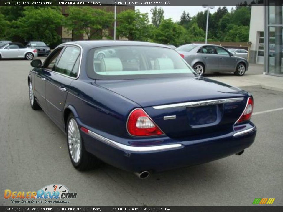 2005 Jaguar XJ Vanden Plas Pacific Blue Metallic / Ivory Photo #2