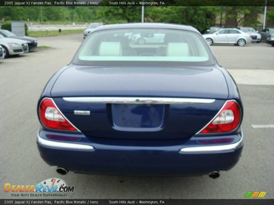 2005 Jaguar XJ Vanden Plas Pacific Blue Metallic / Ivory Photo #3