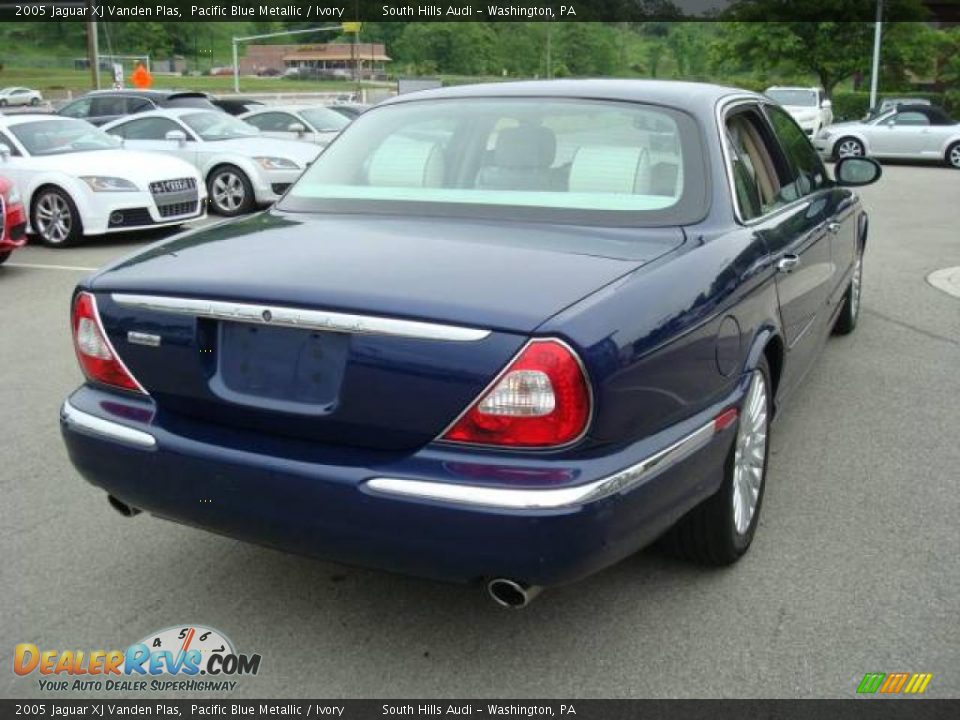 2005 Jaguar XJ Vanden Plas Pacific Blue Metallic / Ivory Photo #4