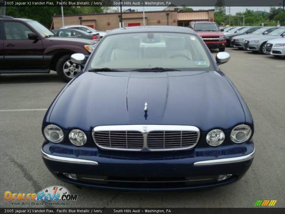 2005 Jaguar XJ Vanden Plas Pacific Blue Metallic / Ivory Photo #6