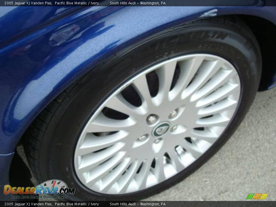 2005 Jaguar XJ Vanden Plas Pacific Blue Metallic / Ivory Photo #7