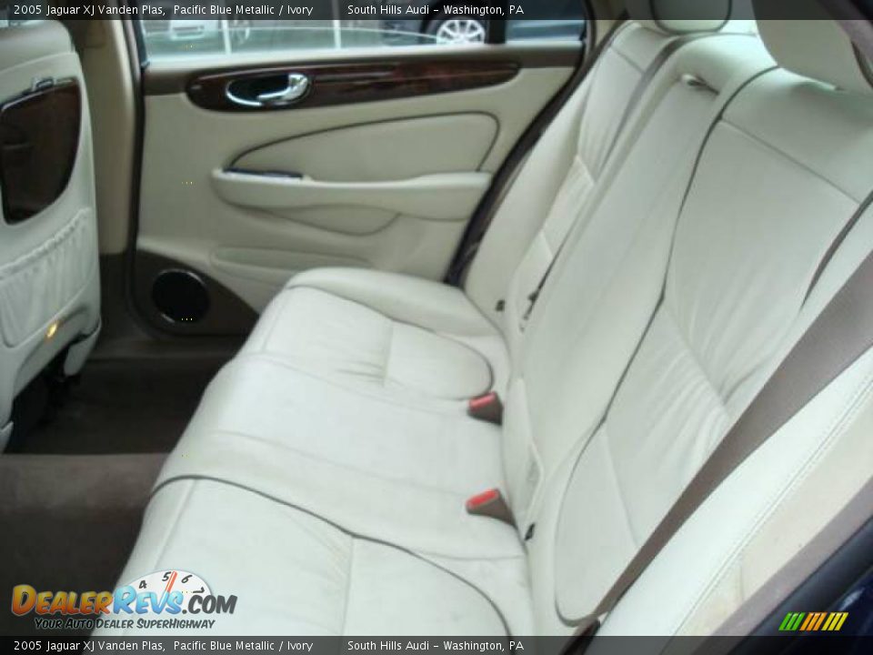 2005 Jaguar XJ Vanden Plas Pacific Blue Metallic / Ivory Photo #9
