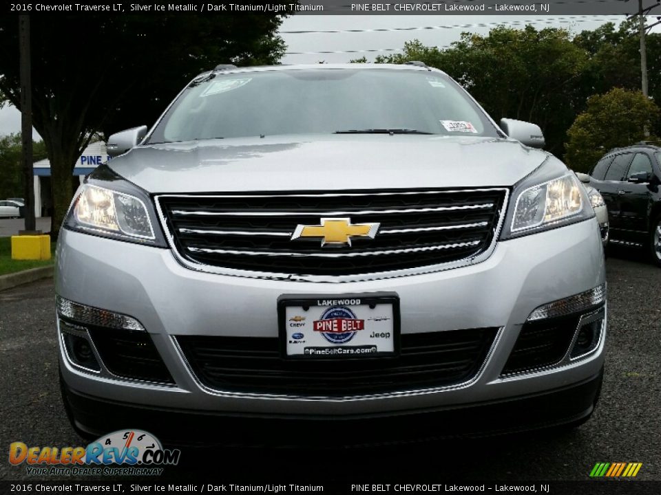 2016 Chevrolet Traverse LT Silver Ice Metallic / Dark Titanium/Light Titanium Photo #2