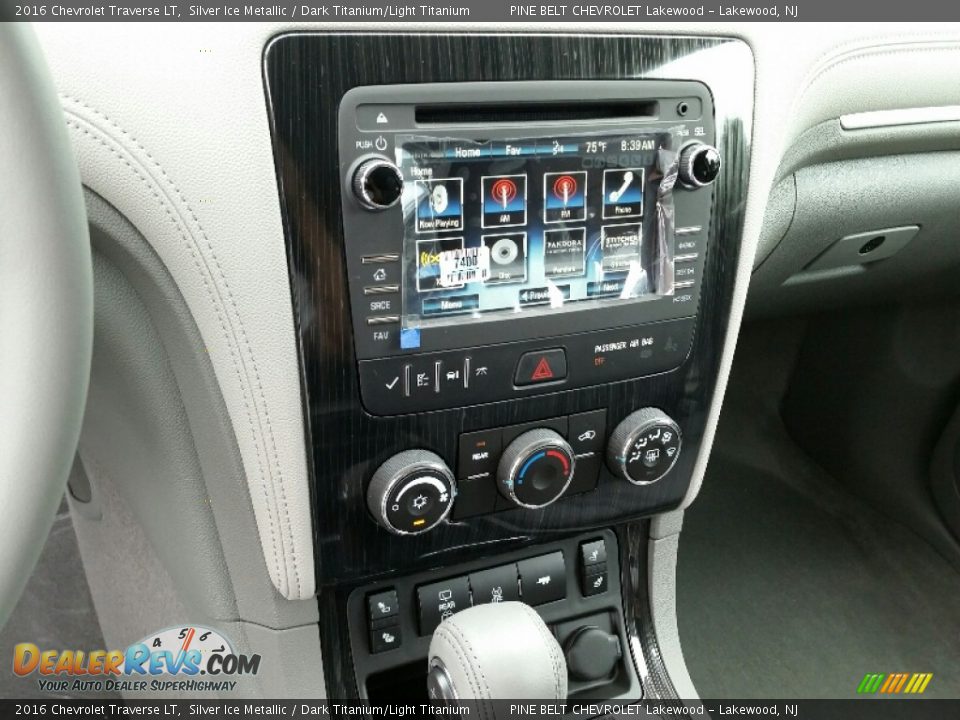 2016 Chevrolet Traverse LT Silver Ice Metallic / Dark Titanium/Light Titanium Photo #10