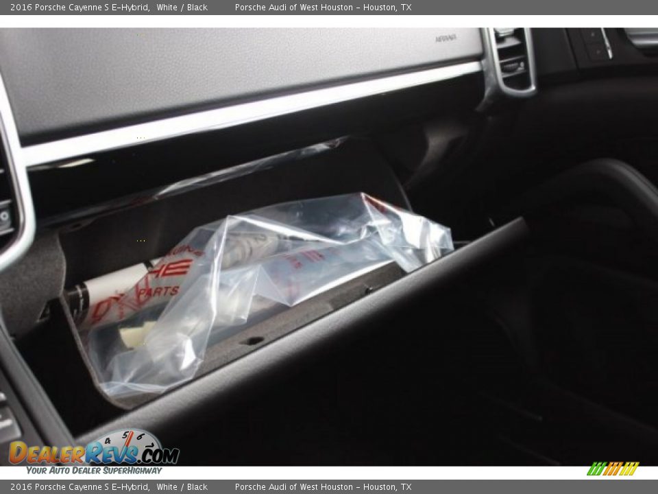2016 Porsche Cayenne S E-Hybrid White / Black Photo #23