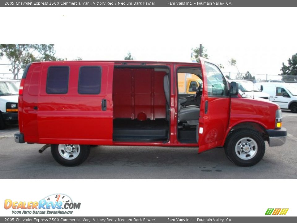 2005 Chevrolet Express 2500 Commercial Van Victory Red / Medium Dark Pewter Photo #3