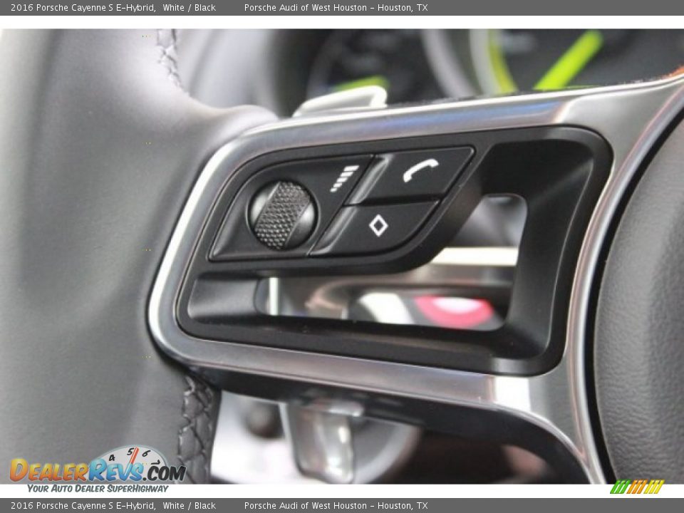 Controls of 2016 Porsche Cayenne S E-Hybrid Photo #26
