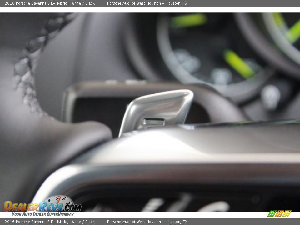 2016 Porsche Cayenne S E-Hybrid Shifter Photo #28