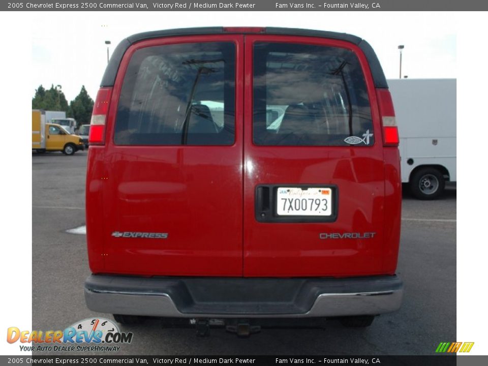2005 Chevrolet Express 2500 Commercial Van Victory Red / Medium Dark Pewter Photo #6