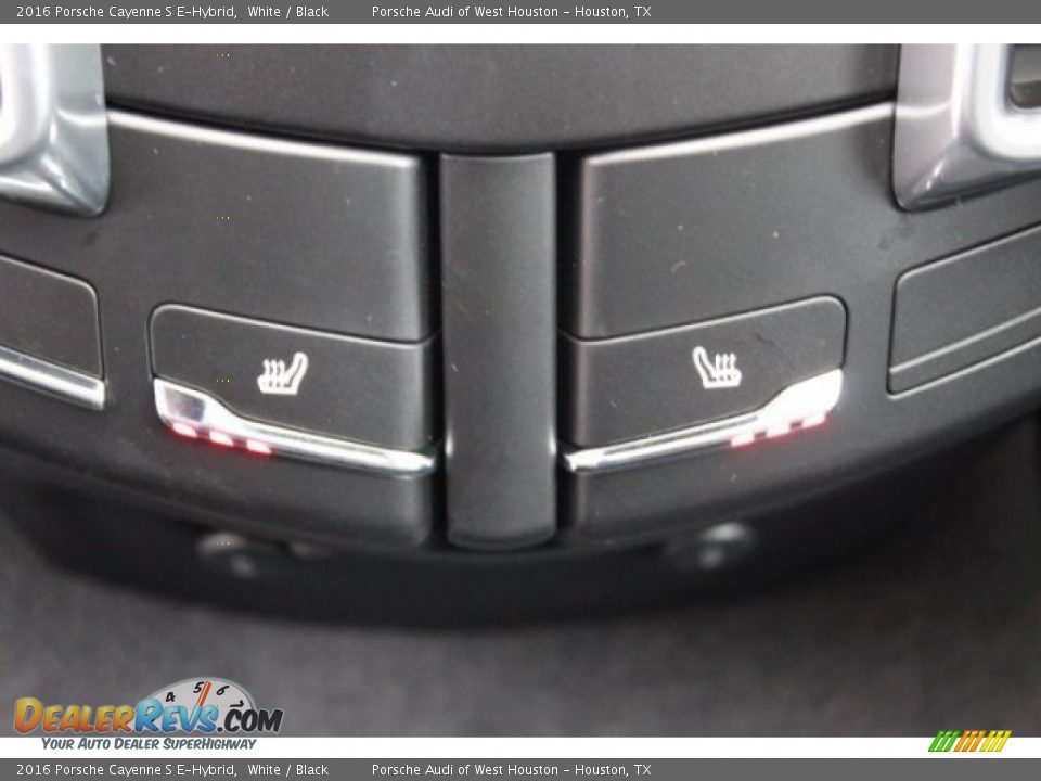 Controls of 2016 Porsche Cayenne S E-Hybrid Photo #35
